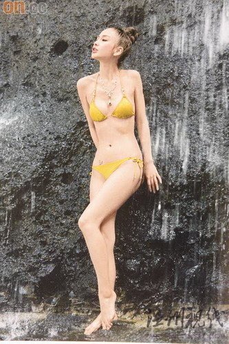 嫩模 Angelababy比基尼写真，看不出什么亮点，很是普通货色