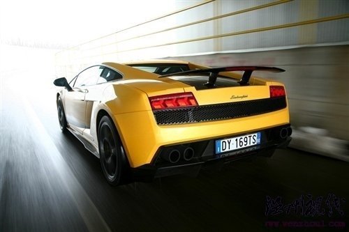 愤怒的公牛 试驾兰博基尼Superleggera 汽车之家 愤怒的公牛 试驾兰博基尼Superleggera 汽车之家