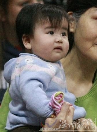本赛季常规赛，姚明女儿现身丰田中心