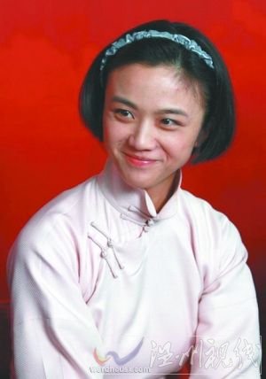 汤唯此前以剧中人物形象出现在《建党伟业》的活动上。