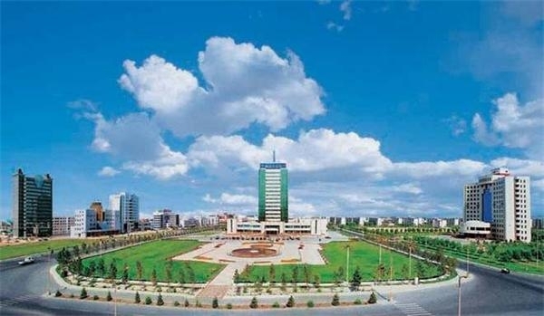 中国最富20大城市排行榜第1名：新疆克拉玛依市。 