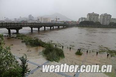 台风?？锹教ㄖ萑?台州台风海葵