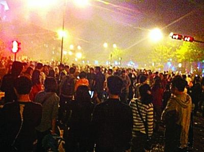 杭州烟花大会爆炸。