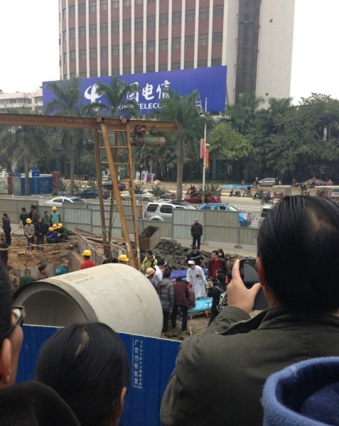 南宁地铁塌方报道有误，发生塌方事故的是南宁市政污水管线工地