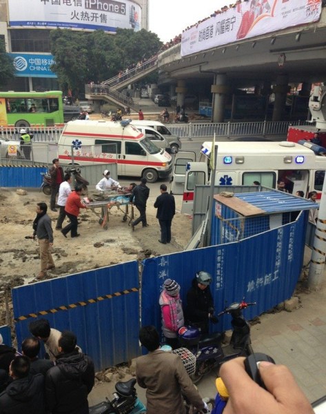南宁地铁塌方报道有误，发生塌方事故的是南宁市政污水管线工地