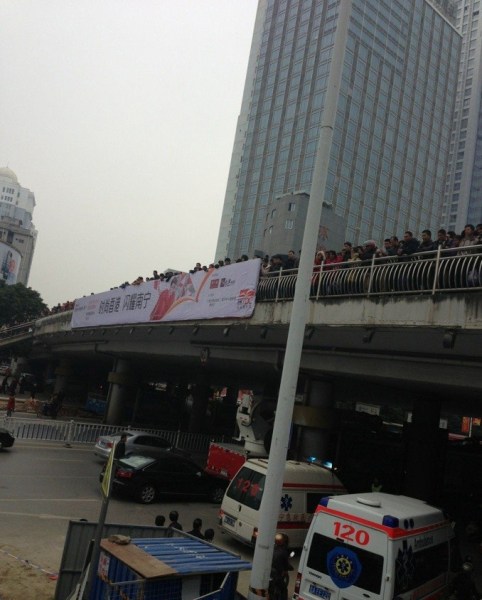 南宁地铁塌方报道有误，发生塌方事故的是南宁市政污水管线工地