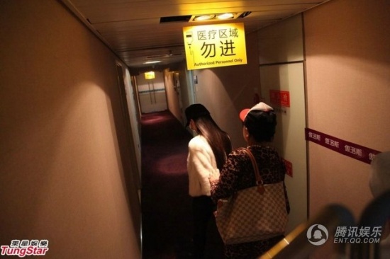 干露露毁容，干露露疑被捉奸被打遭毁容