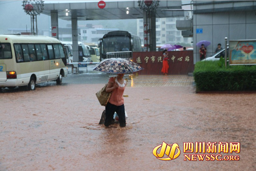 30日四川德阳、内江、遂宁等地强降雨致2人死亡5人失踪