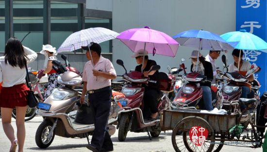 郑州入夏后迎来高温日，5月20日最高温36.5℃。