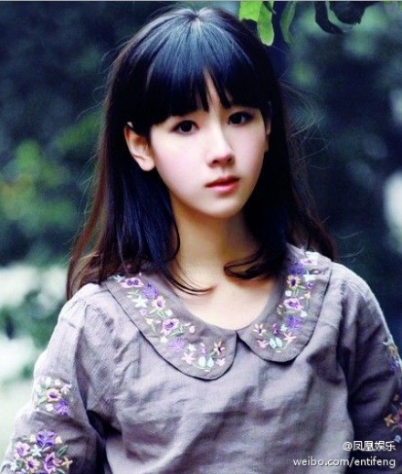 南航?；ǔ露剂檎掌? /><br />
南航校花陈都灵照片</p>
<p style=