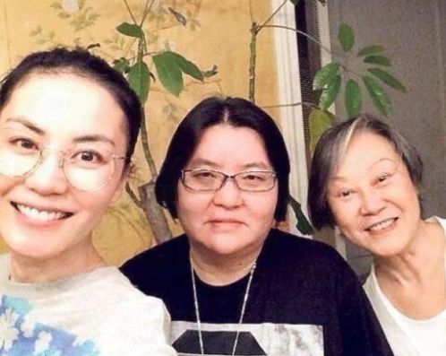 王菲和好友邱瓈宽、陈家瑛