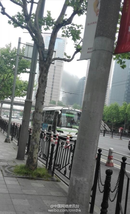 上?；鹪? width=