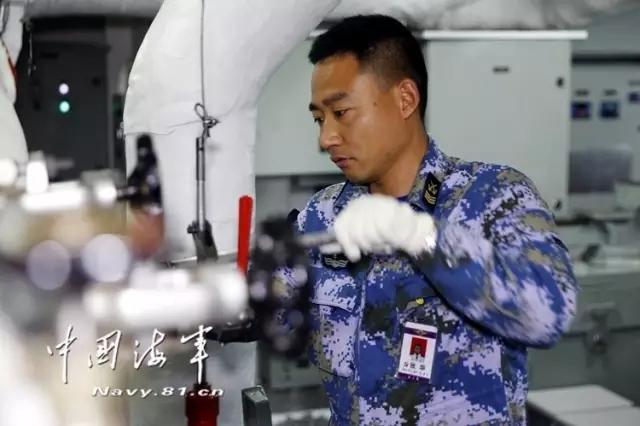 航母男神集体曝光