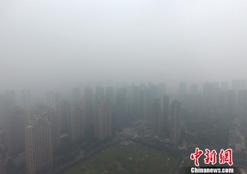 人民日报七问雾霾：什么时候才能呼吸到洁净空气？