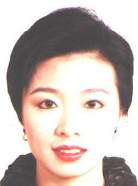 　　虽然挖不到更多的文字信息，但从传播学的角度来看，图片的传播效果更佳。嗯，尤其是这张颜值明显高于普通人的照片。