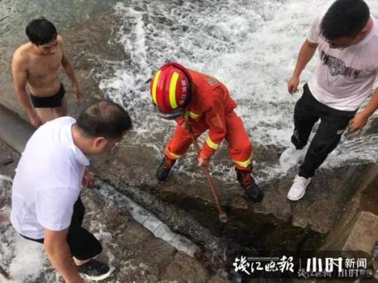 13岁女孩游泳被吸入排水管身亡
