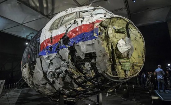 国际调查人员得出的结论是，MH17航班是在乌克兰东部上空被亲俄叛乱分子发射的导弹击落的。