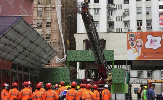 香港世贸中心火灾150人被困楼顶