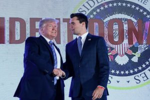 特朗普向亲密盟友查