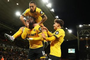 卡拉宝杯狼队2-0埃弗顿