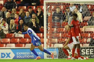 联赛杯巴恩斯利0-6布莱顿 迭戈·戈麦斯帽子戏法1人打