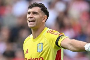 曼联有意维拉门将马丁内斯