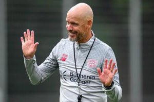 勒沃库森主教练滕哈格为何执教不到10周被解雇