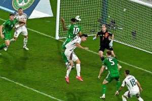 世预赛爱尔兰2-2匈牙利队 伊达在最后时刻进球扳平比