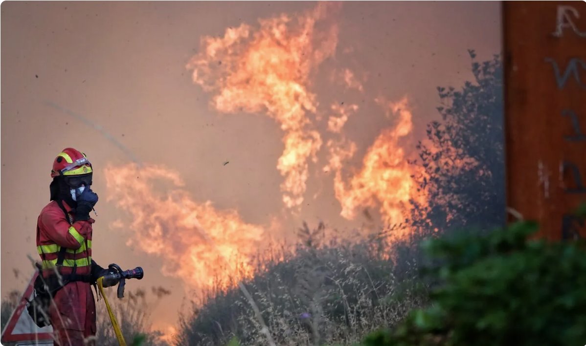 2025年8月21日，西班牙卡斯蒂利亚-莱昂省莱昂市的安利亚里诺斯德尔西尔野火。