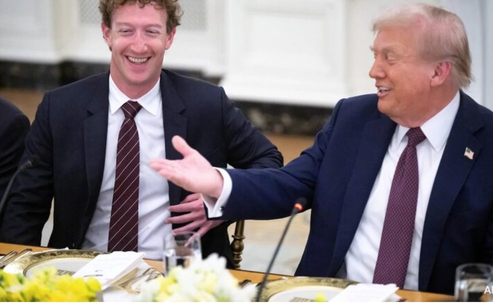 晚餐的话题也转向了国际政治