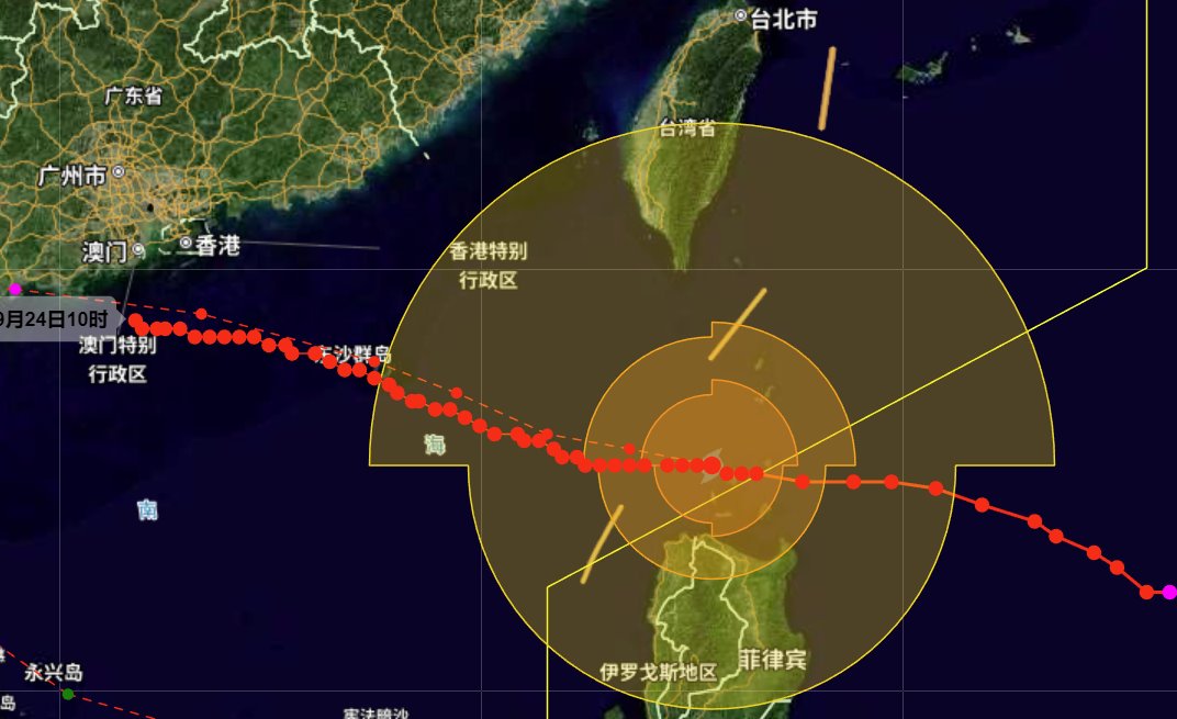台风致台湾发生洪灾 民众爬墙求救