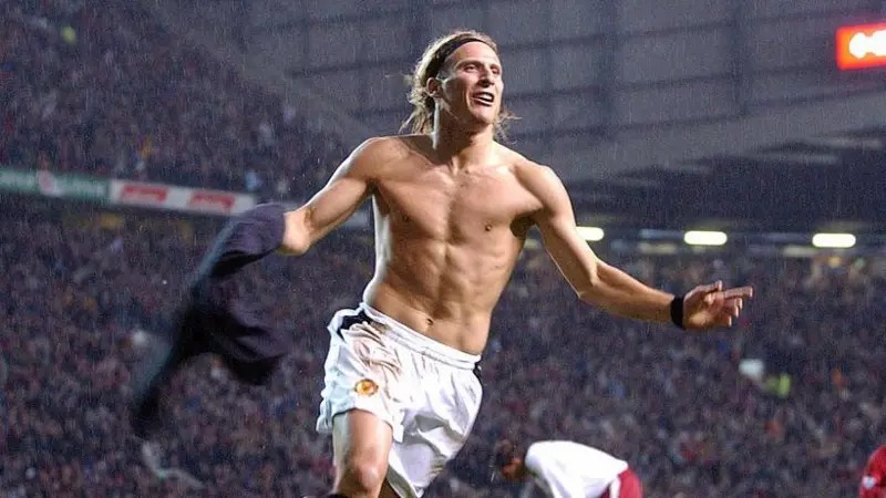 迭戈·弗兰在老特拉福德球场脱掉球衣庆祝进球