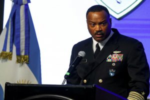 美国海军上将在与委内瑞拉关系紧张之际辞职