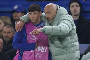 沃尔什在年轻蓝军球