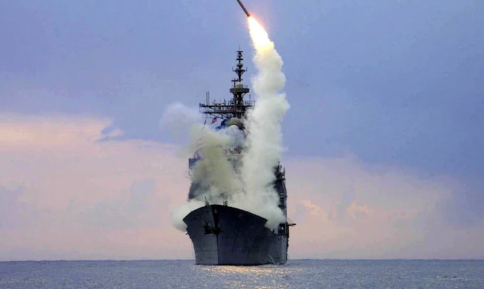 战斧导弹射程为2,500公里，足以打击俄罗斯纵深地区。