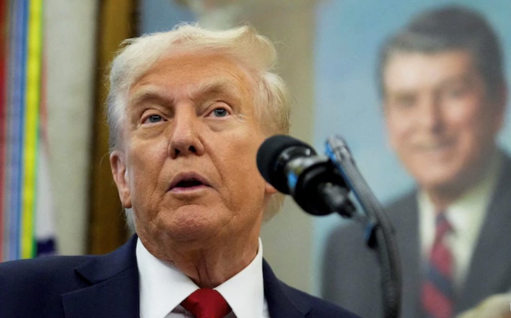 特朗普明确表示，哈马斯必须解除武装，如果不这样做，他们就会被解除武装。