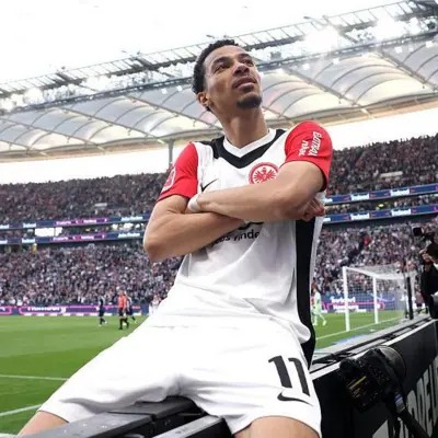 法兰克福如何将?；倏舜蛟斐缮砑?900万英镑的巨星